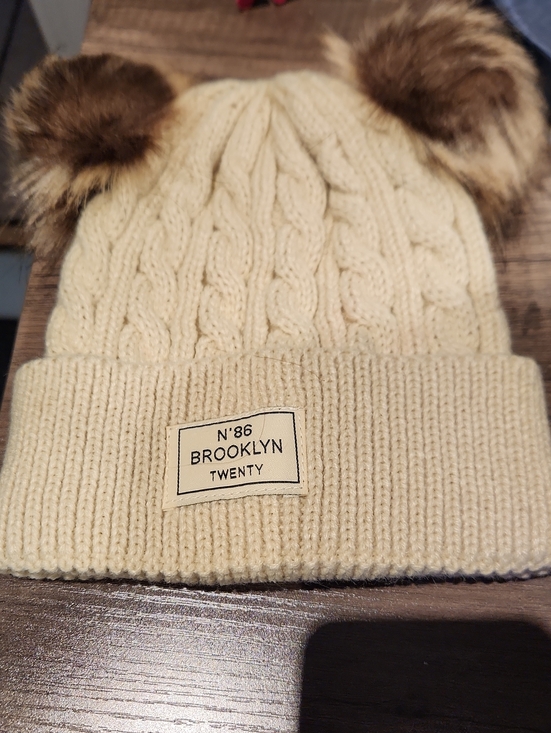 Other - NWT N'86 Brooklyn Twenty Kids Cream Pom-Pom Knit Beanie